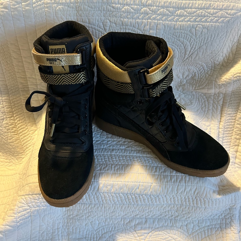 Puma Women’s Sky Wedge Sneakers Black & Gold Size 9